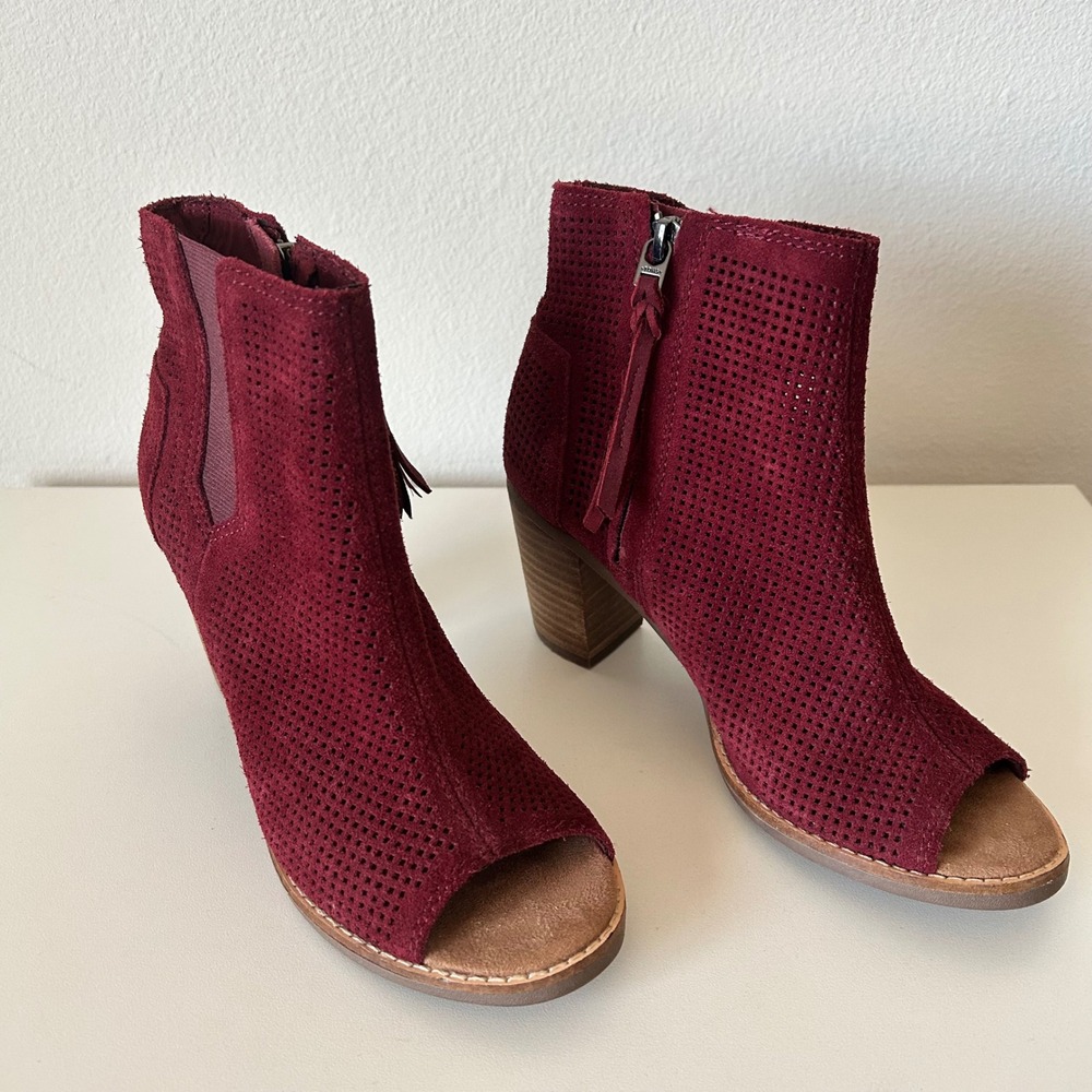 Toms Burgundy Perforated Peep-Toe Ankle Booties Size 6